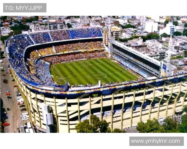 高清足球明星灯箱图片展示让你感受绿茵场上的激情与魅力